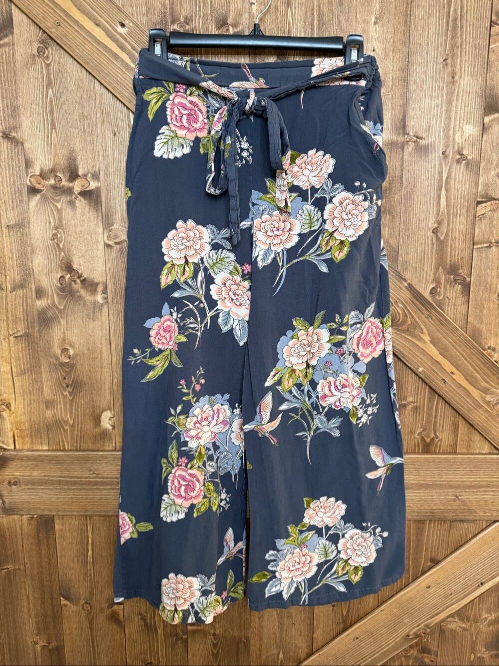 Angie Women’s M Navy Blue Floral Bird Wide Leg Crop Pants Tie Waist Boho(9396)